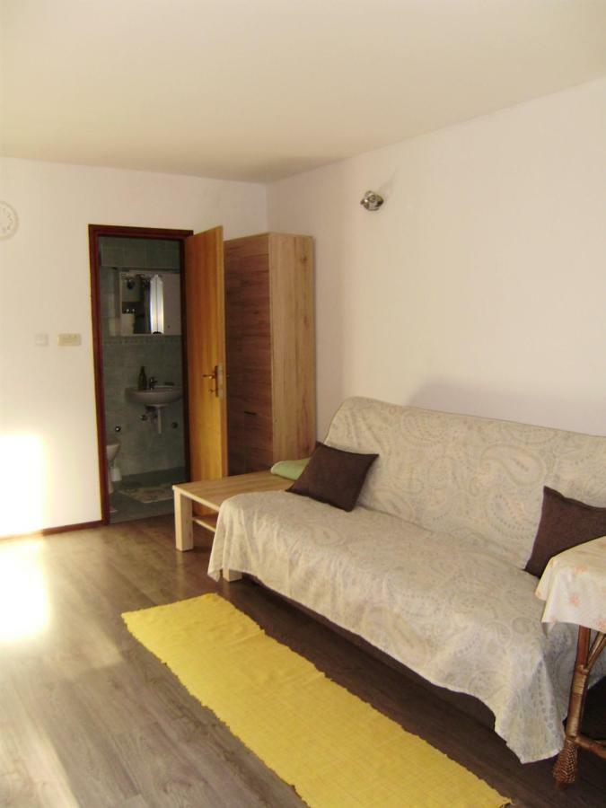 Apartment Carmen Čavle エクステリア 写真